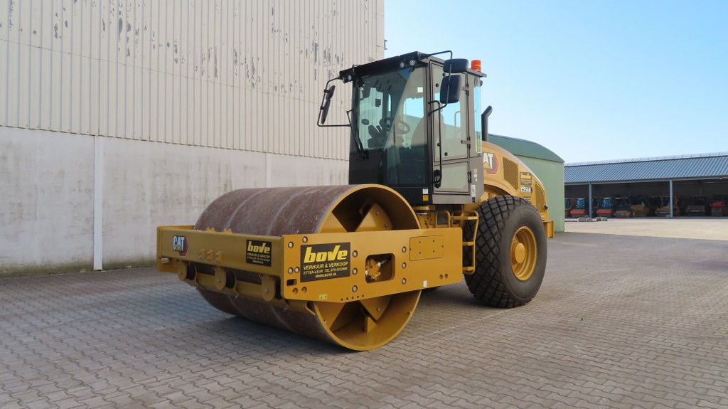 Compactor Caterpillar CS 56 B: picture 6