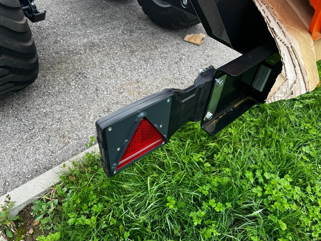 New Forestry trailer BMF BMF 13T1 + 905HP Kran: picture 7