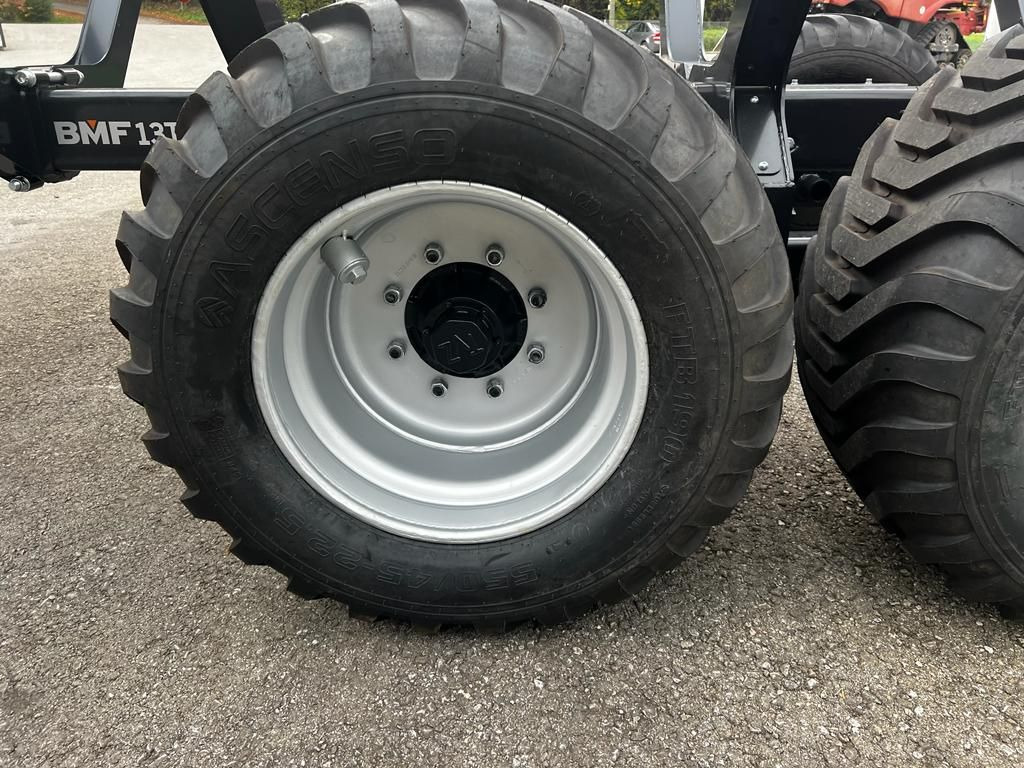 New Forestry trailer BMF BMF 13T1 + 905HP Kran: picture 8