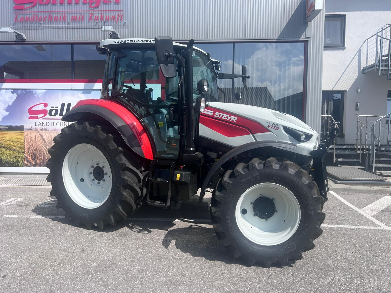 Steyr 4110 PLUS - Farm tractor: picture 2 Steyr 4110 PLUS - Farm tractor: picture 2