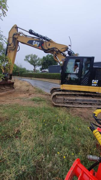 Caterpillar 325F - Crawler excavator: picture 1 Caterpillar 325F - Crawler excavator: picture 1