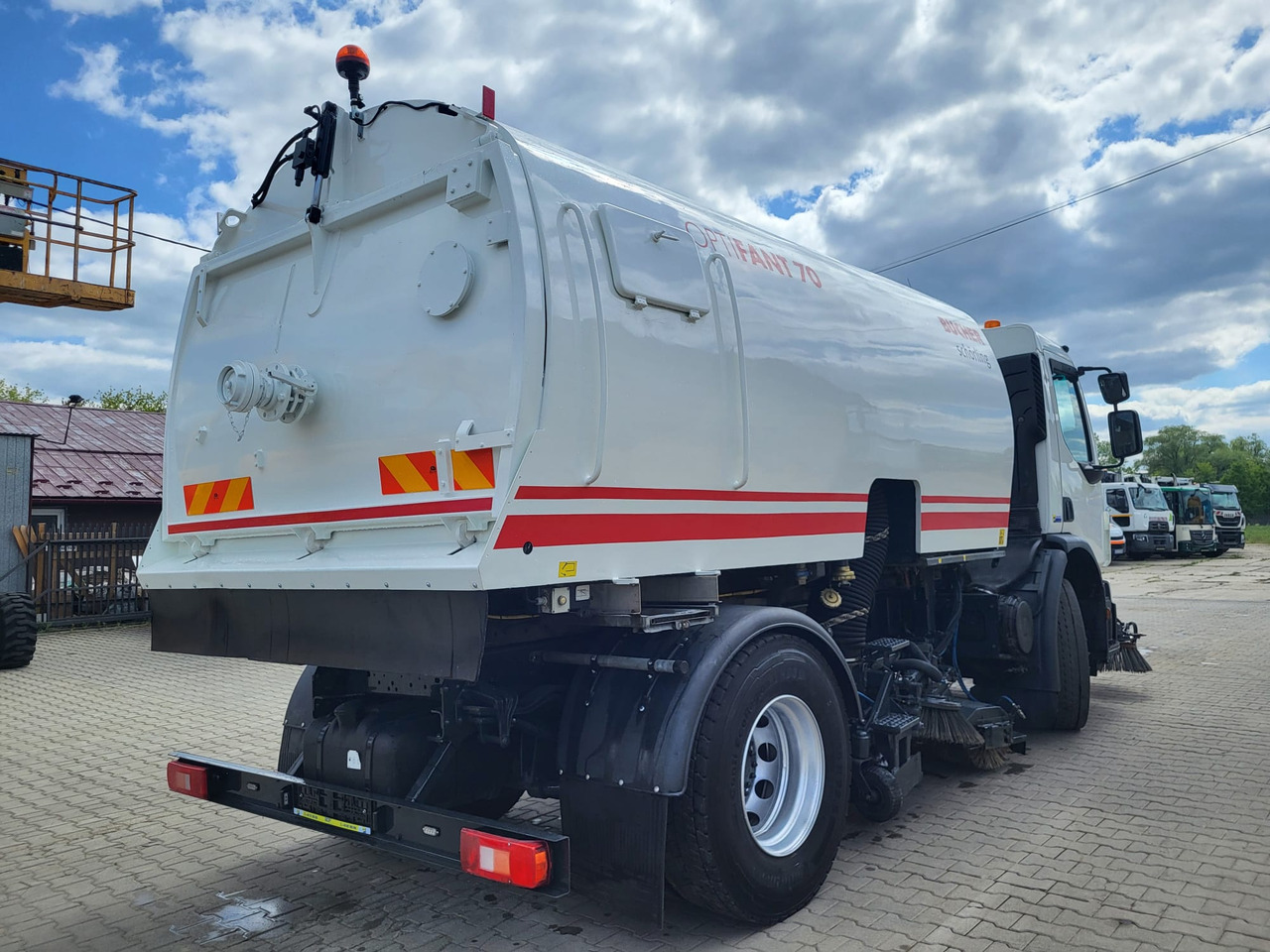 Leasing of Volvo FE 320 two engines Volvo FE 320 two engines: picture 6
