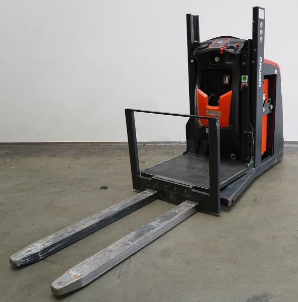 Linde V 10 5212 - Order picker: picture 2 Linde V 10 5212 - Order picker: picture 2