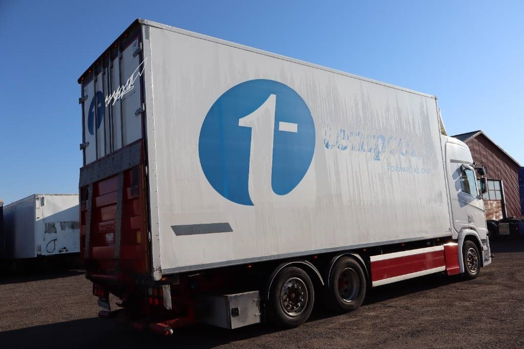 Scania R500B6X2*4NB serie 9939 - Refrigerator truck: picture 4 Scania R500B6X2*4NB serie 9939 - Refrigerator truck: picture 4