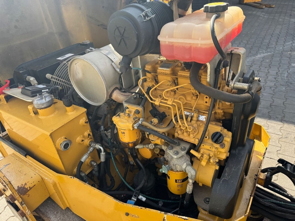 CAT CB 24 B - Road roller: picture 5 CAT CB 24 B - Road roller: picture 5