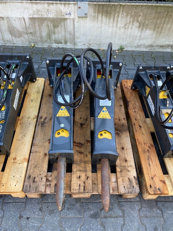 Mustang HM - Hydraulic hammer for Construction machinery: picture 4 Mustang HM - Hydraulic hammer for Construction machinery: picture 4