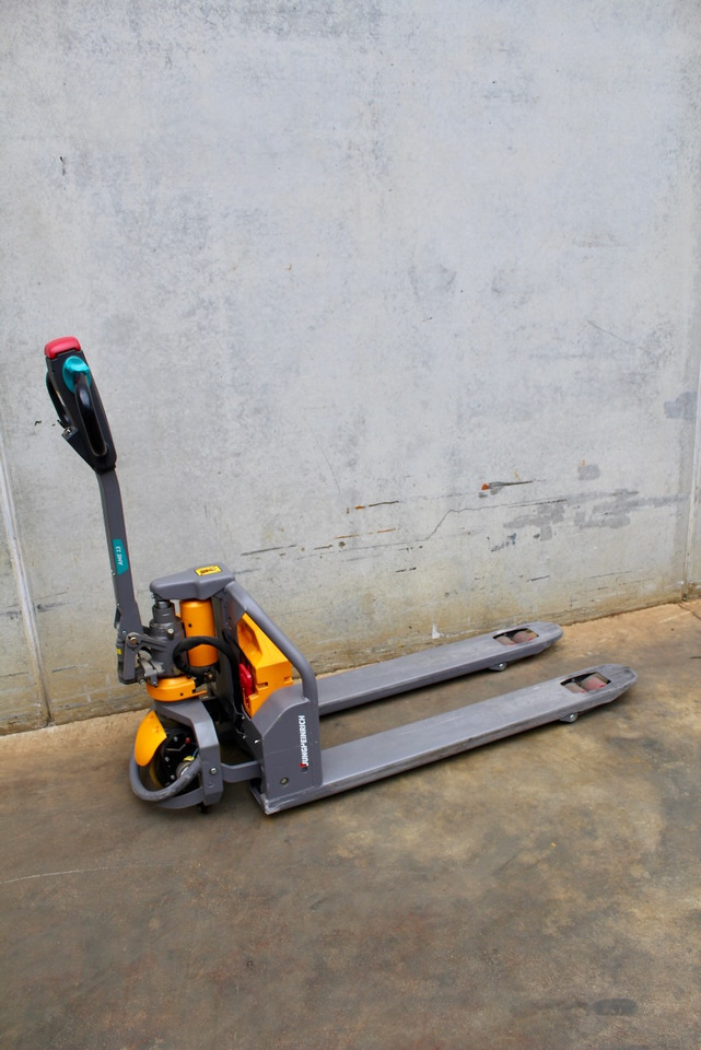 Jungheinrich AME 13 - Pallet truck: picture 3 Jungheinrich AME 13 - Pallet truck: picture 3