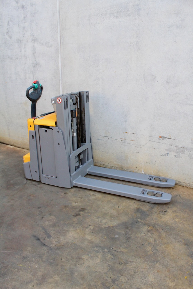 Jungheinrich EJD 222 205 DT - Stacker: picture 4 Jungheinrich EJD 222 205 DT - Stacker: picture 4