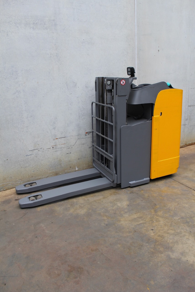 Jungheinrich ESD 120 201 ZT - Stacker: picture 2 Jungheinrich ESD 120 201 ZT - Stacker: picture 2