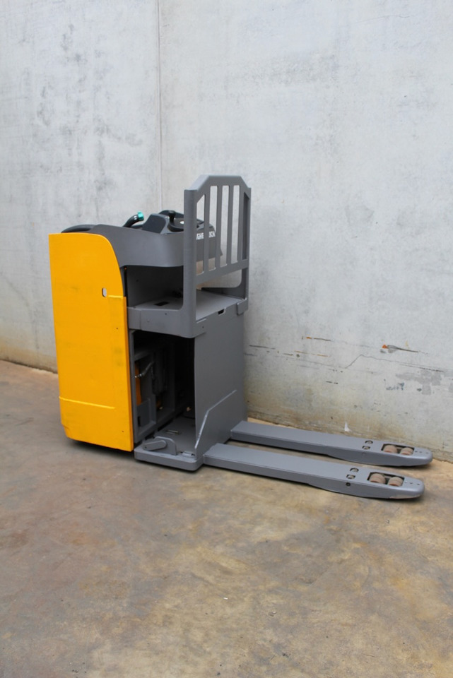 Jungheinrich ESE 120 - Pallet truck: picture 4 Jungheinrich ESE 120 - Pallet truck: picture 4