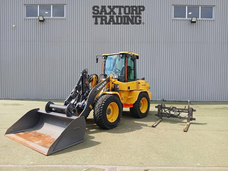 Volvo L35HT +Vikplog + Sandspridarskopa + skopa + Hydr G - Skid steer loader: picture 2 Volvo L35HT +Vikplog + Sandspridarskopa + skopa + Hydr G - Skid steer loader: picture 2