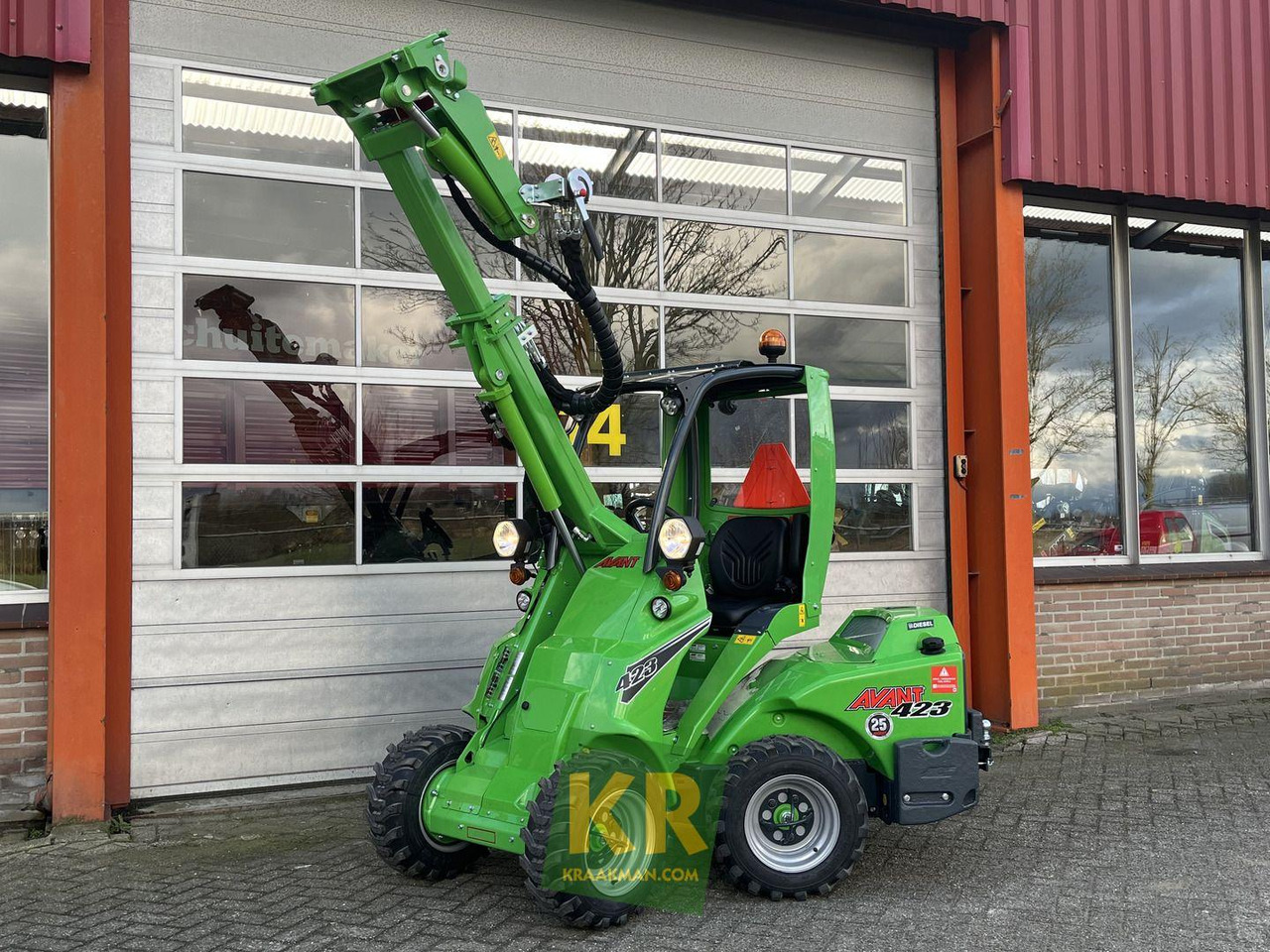 423 TDL Avant - Compact loader: picture 3 423 TDL Avant - Compact loader: picture 3
