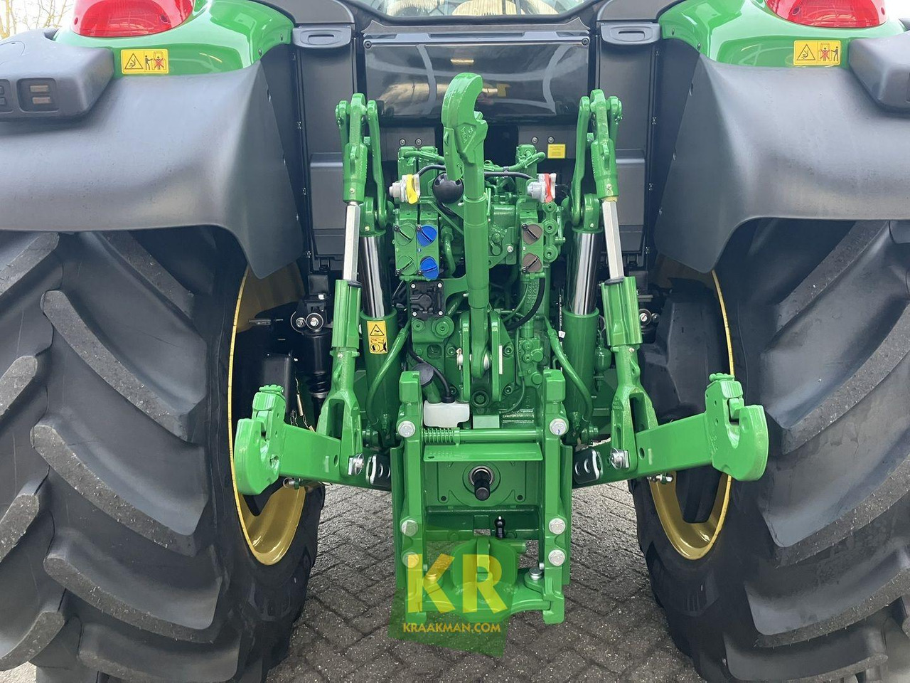 New Farm tractor 6090M John Deere: picture 10