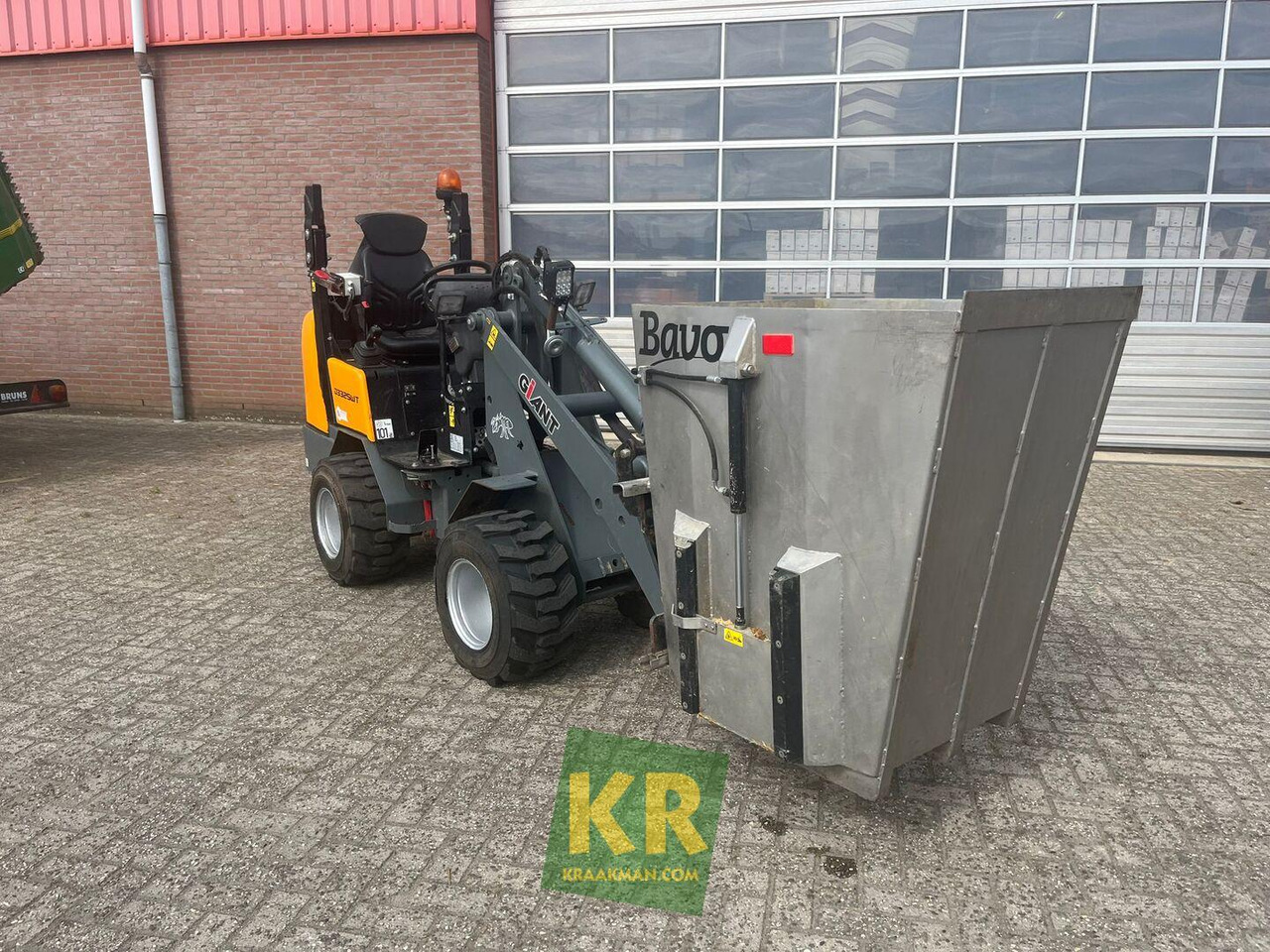 D332 Giant - Compact loader: picture 1 D332 Giant - Compact loader: picture 1