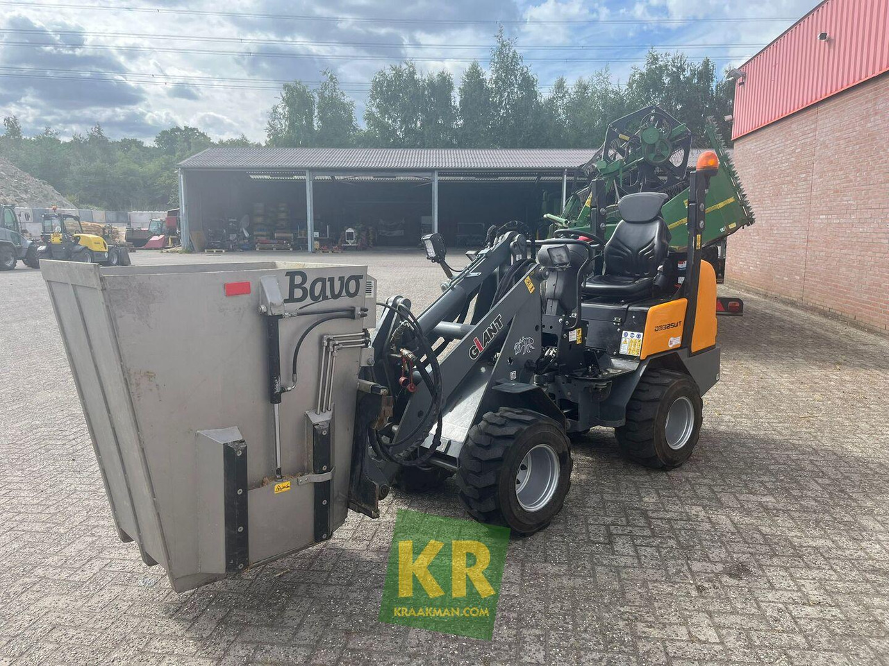 D332 Giant - Compact loader: picture 2 D332 Giant - Compact loader: picture 2