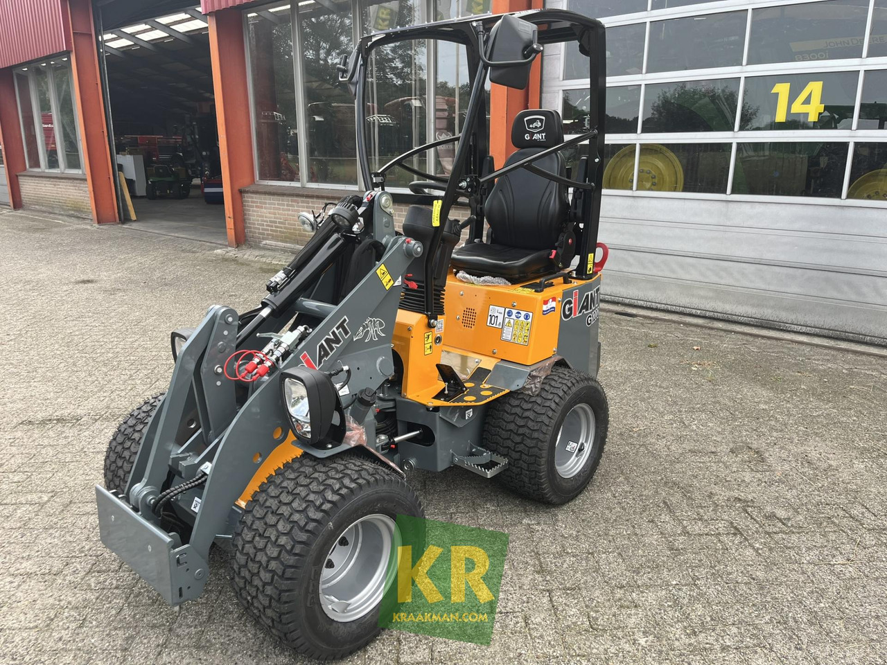 G1200 Giant - Compact loader: picture 1 G1200 Giant - Compact loader: picture 1