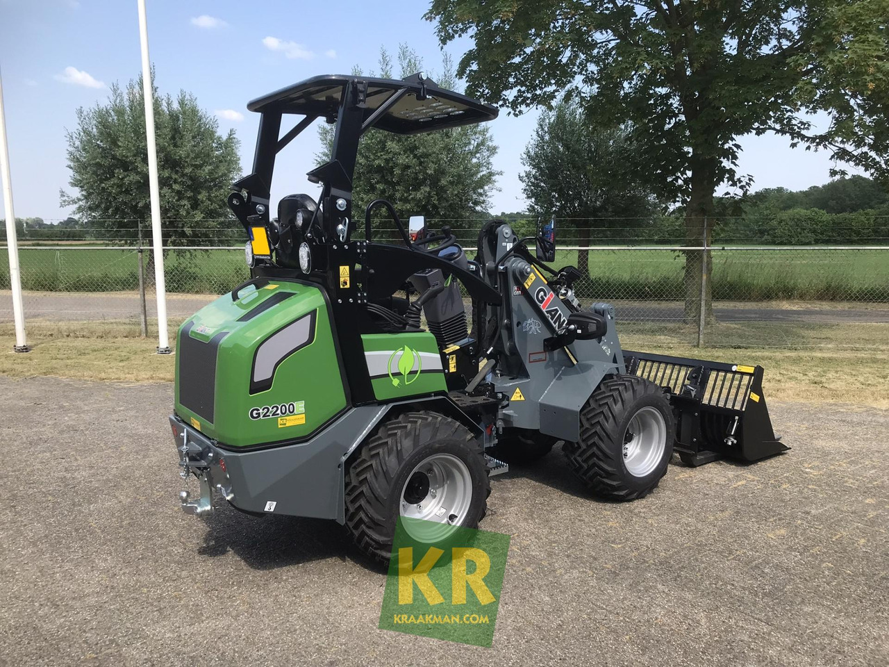 G2200E Giant - Compact loader: picture 3 G2200E Giant - Compact loader: picture 3