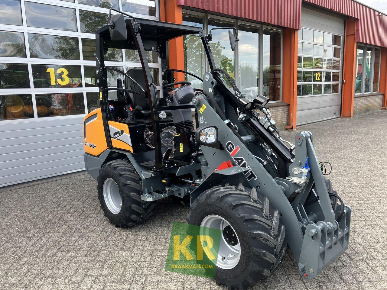 Giant G2700 HD+ - Compact loader: picture 2 Giant G2700 HD+ - Compact loader: picture 2