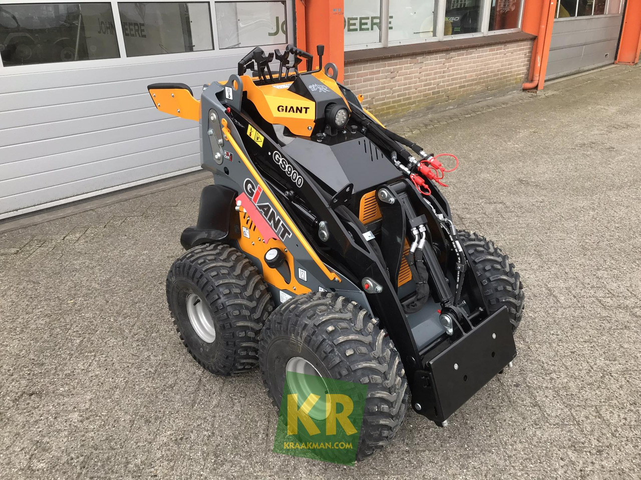 Giant GS900 - Skid steer loader: picture 2 Giant GS900 - Skid steer loader: picture 2