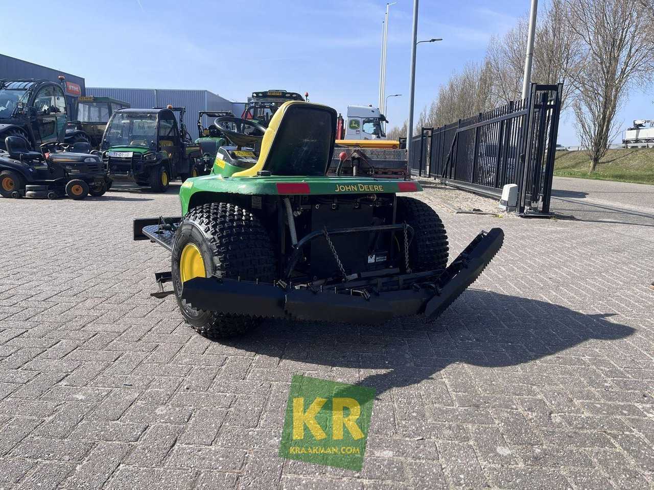 John Deere 1200A bunkerrake - Golf cart: picture 4 John Deere 1200A bunkerrake - Golf cart: picture 4