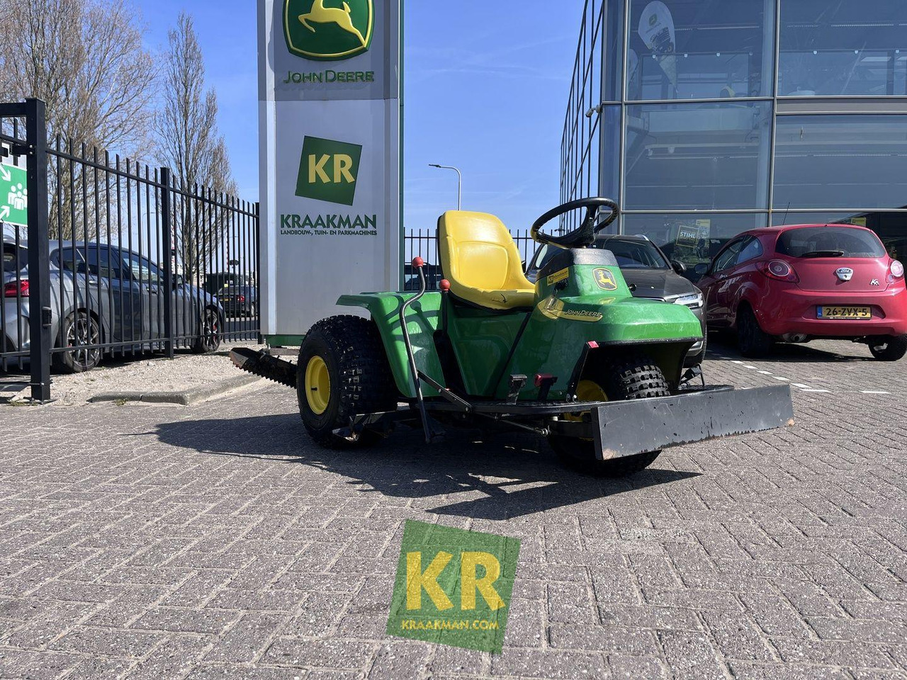 John Deere 1200A bunkerrake - Golf cart: picture 1 John Deere 1200A bunkerrake - Golf cart: picture 1