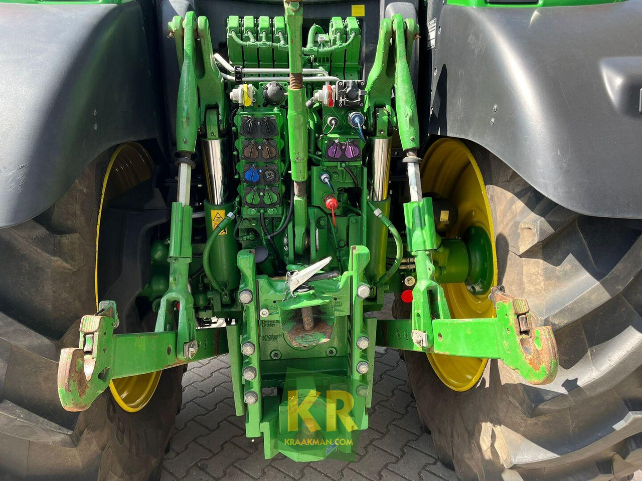 John Deere 6155R - Farm tractor: picture 3 John Deere 6155R - Farm tractor: picture 3
