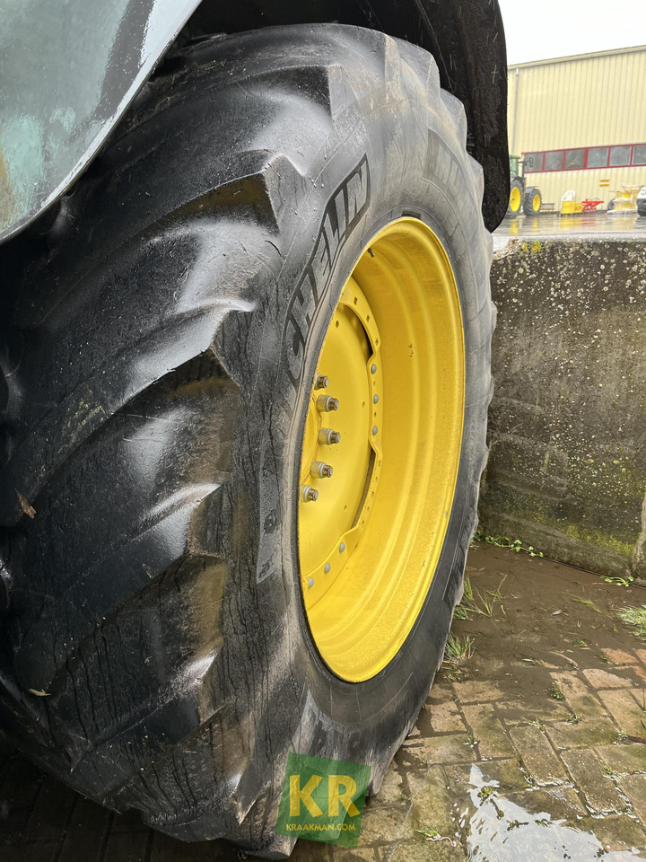 John Deere 6215R  - Farm tractor: picture 5 John Deere 6215R  - Farm tractor: picture 5