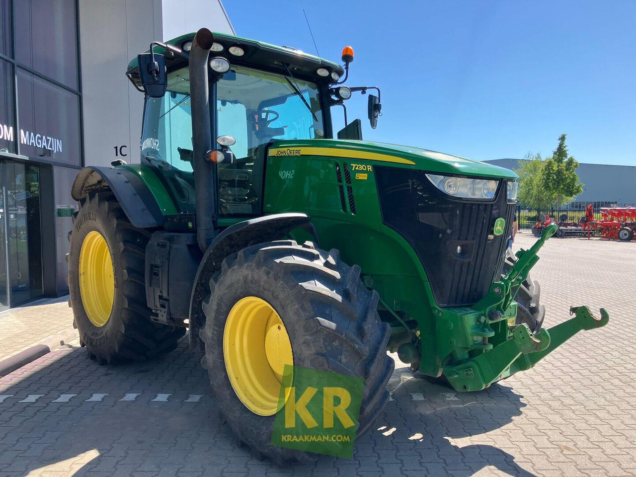 John Deere 7230R - Farm tractor: picture 2 John Deere 7230R - Farm tractor: picture 2