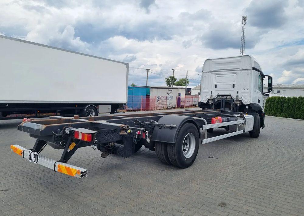 Mercedes-Benz Actros 1836 - Curtainsider truck: picture 3 Mercedes-Benz Actros 1836 - Curtainsider truck: picture 3