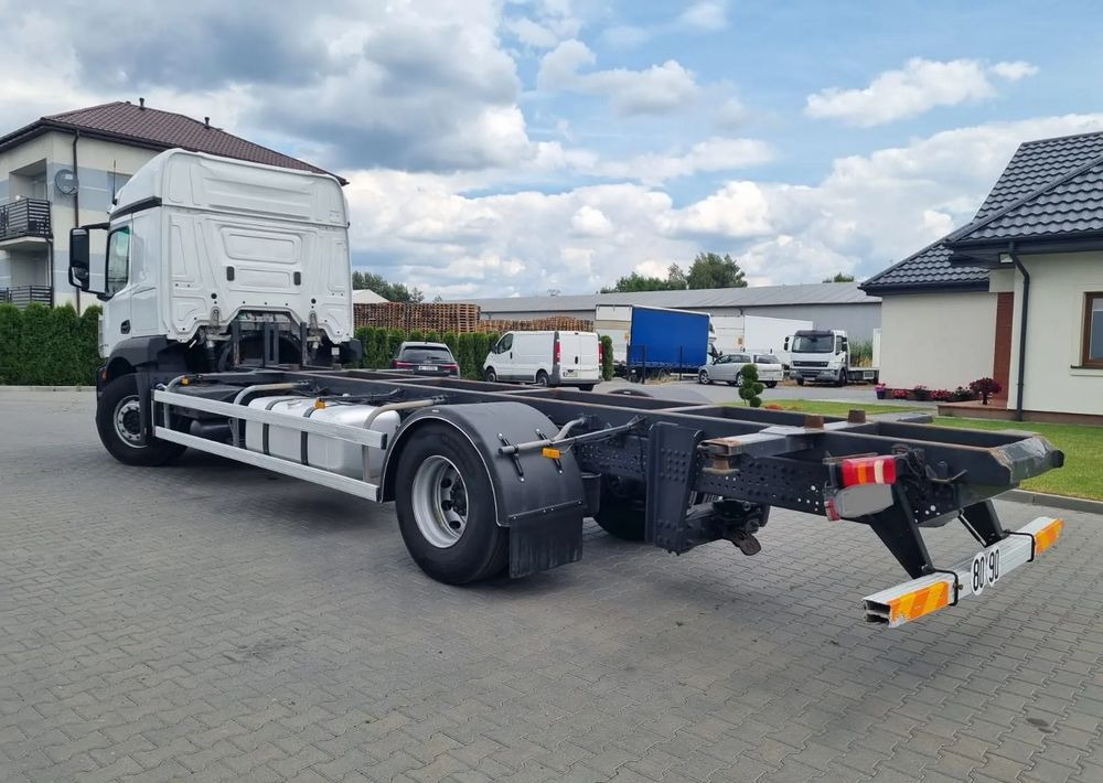 Mercedes-Benz Actros 1836 - Curtainsider truck: picture 4 Mercedes-Benz Actros 1836 - Curtainsider truck: picture 4