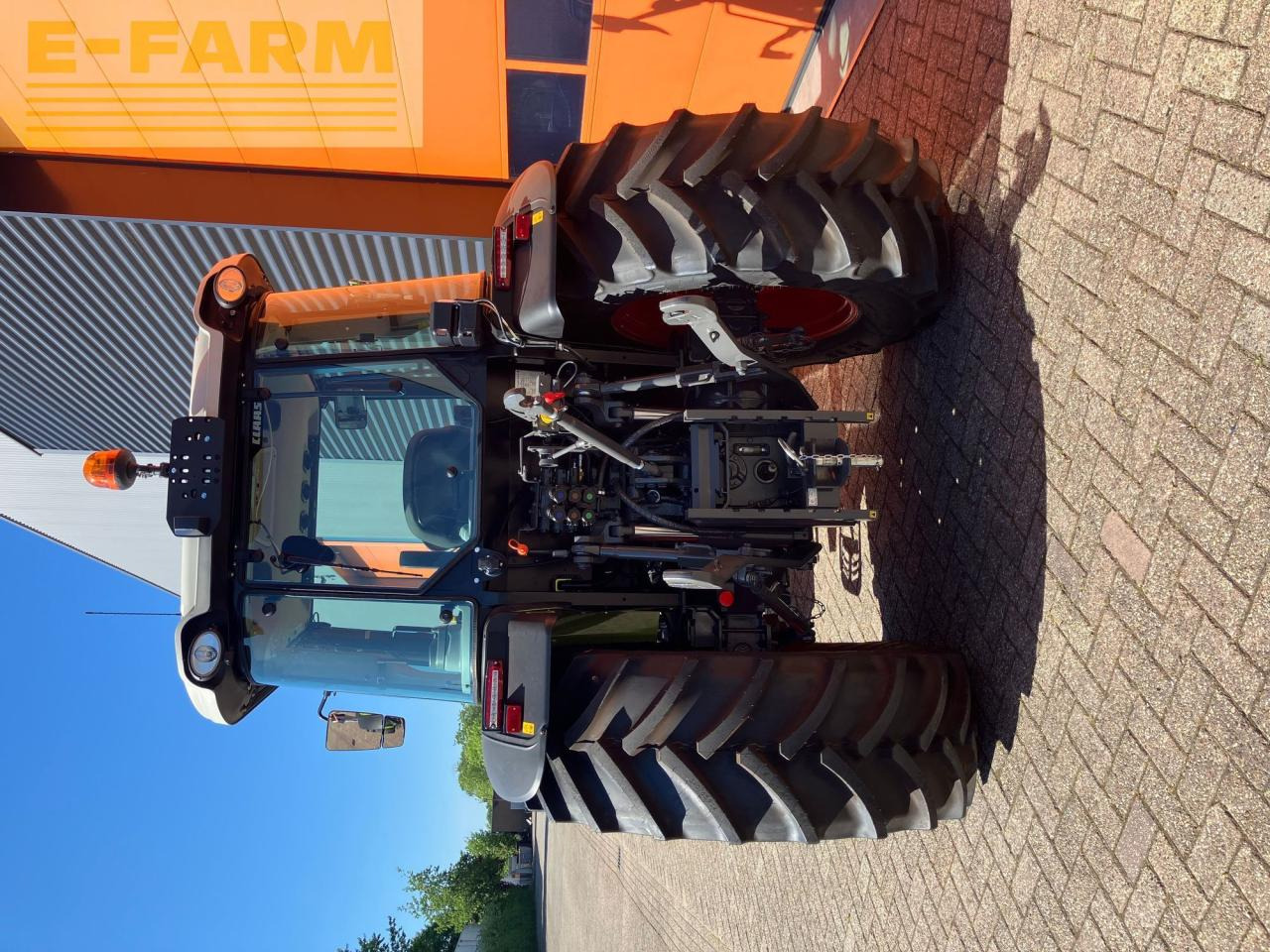 CLAAS AXOS 230 - Farm tractor: picture 4 CLAAS AXOS 230 - Farm tractor: picture 4