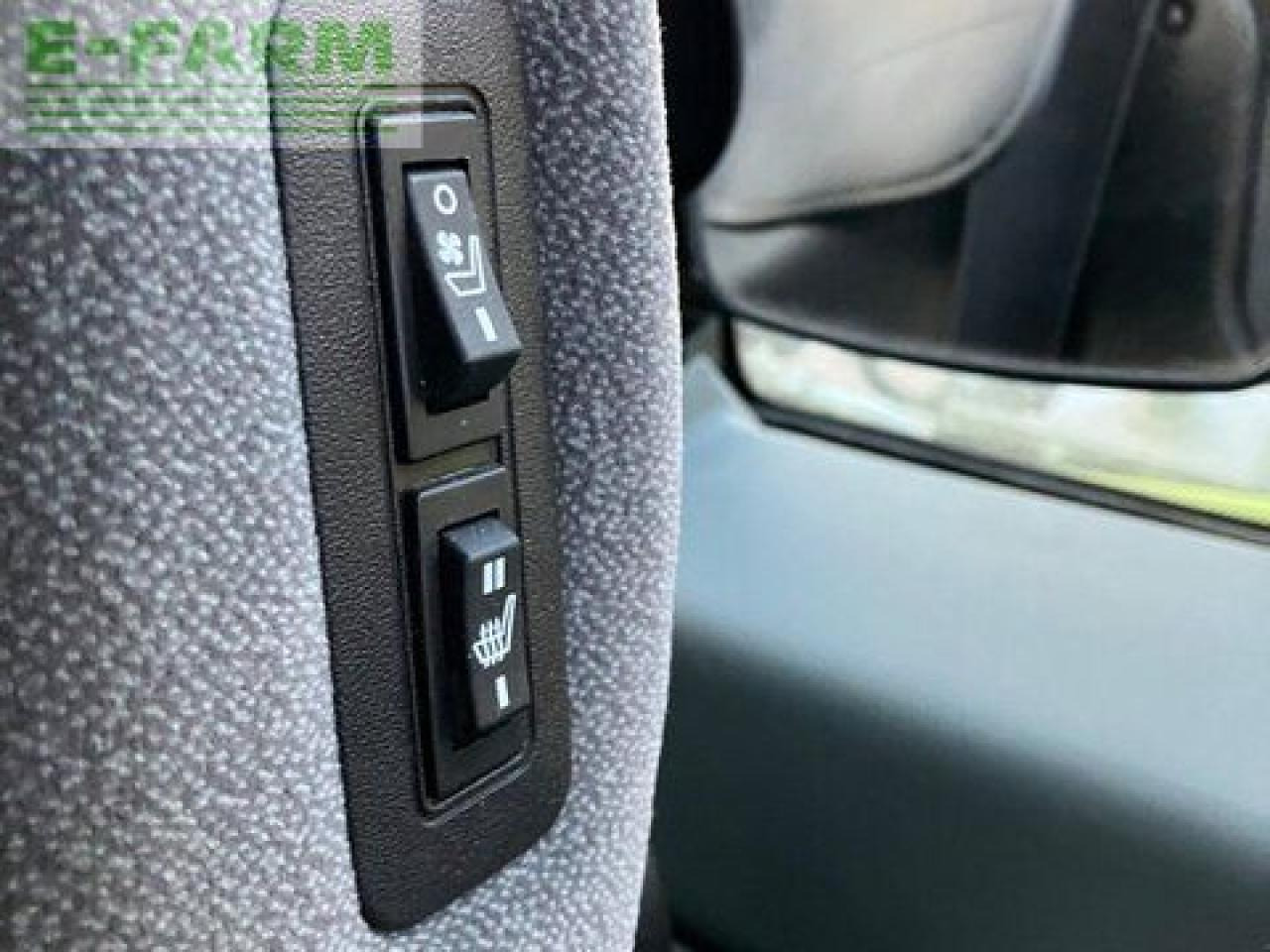 Farm tractor CLAAS axion 870 cmatic cebis CMATIC CEBIS: picture 28 Farm tractor CLAAS axion 870 cmatic cebis CMATIC CEBIS: picture 28