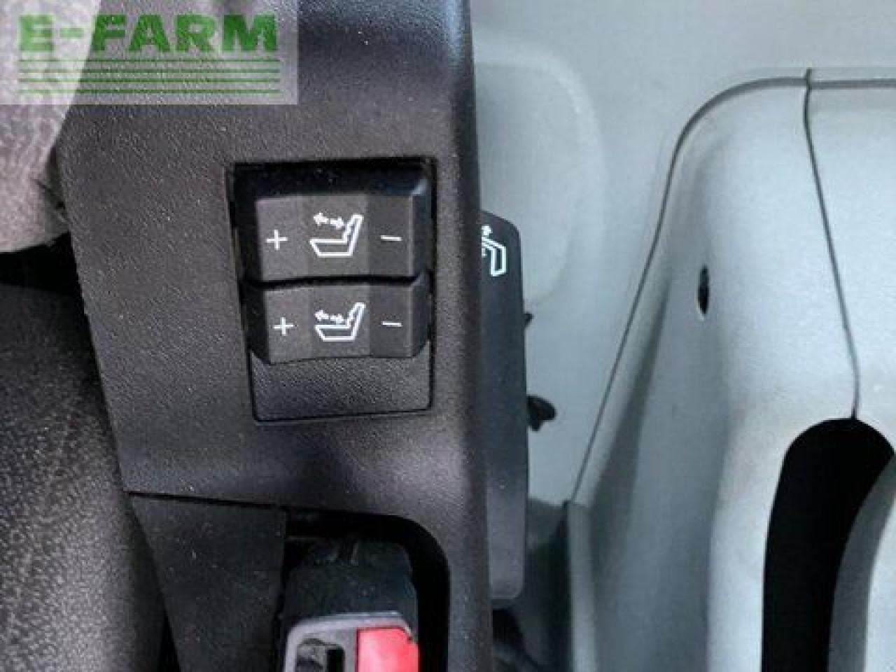 Farm tractor CLAAS axion 870 cmatic cebis CMATIC CEBIS: picture 27 Farm tractor CLAAS axion 870 cmatic cebis CMATIC CEBIS: picture 27