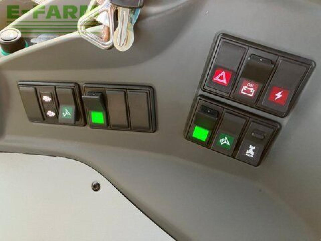 Farm tractor CLAAS axion 870 cmatic cebis CMATIC CEBIS: picture 25 Farm tractor CLAAS axion 870 cmatic cebis CMATIC CEBIS: picture 25