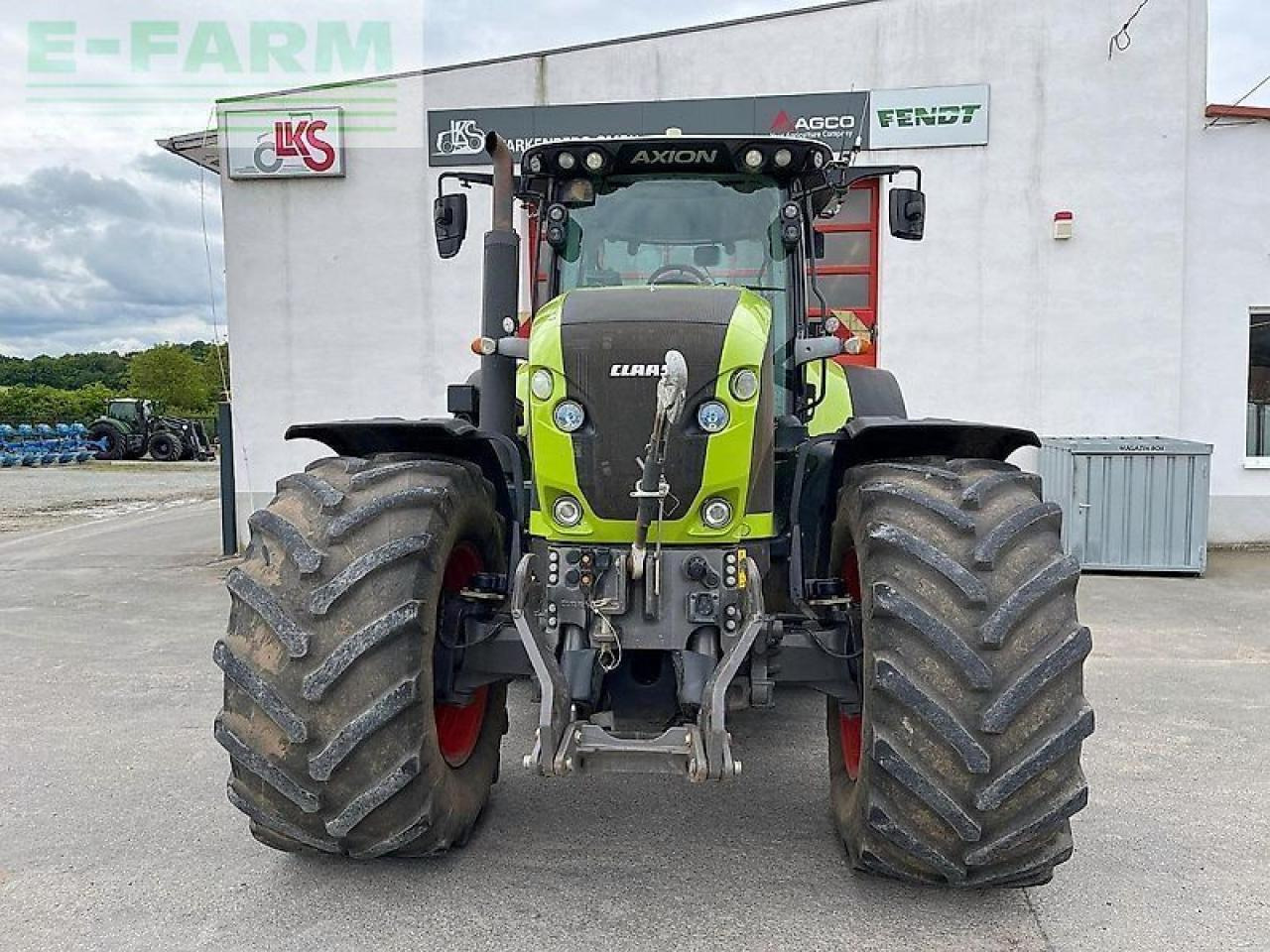 Farm tractor CLAAS axion 930 cmatic: picture 8