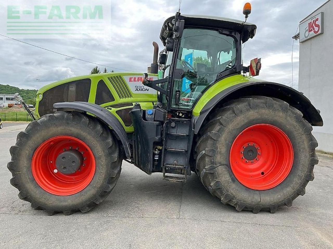 Farm tractor CLAAS axion 930 cmatic: picture 7
