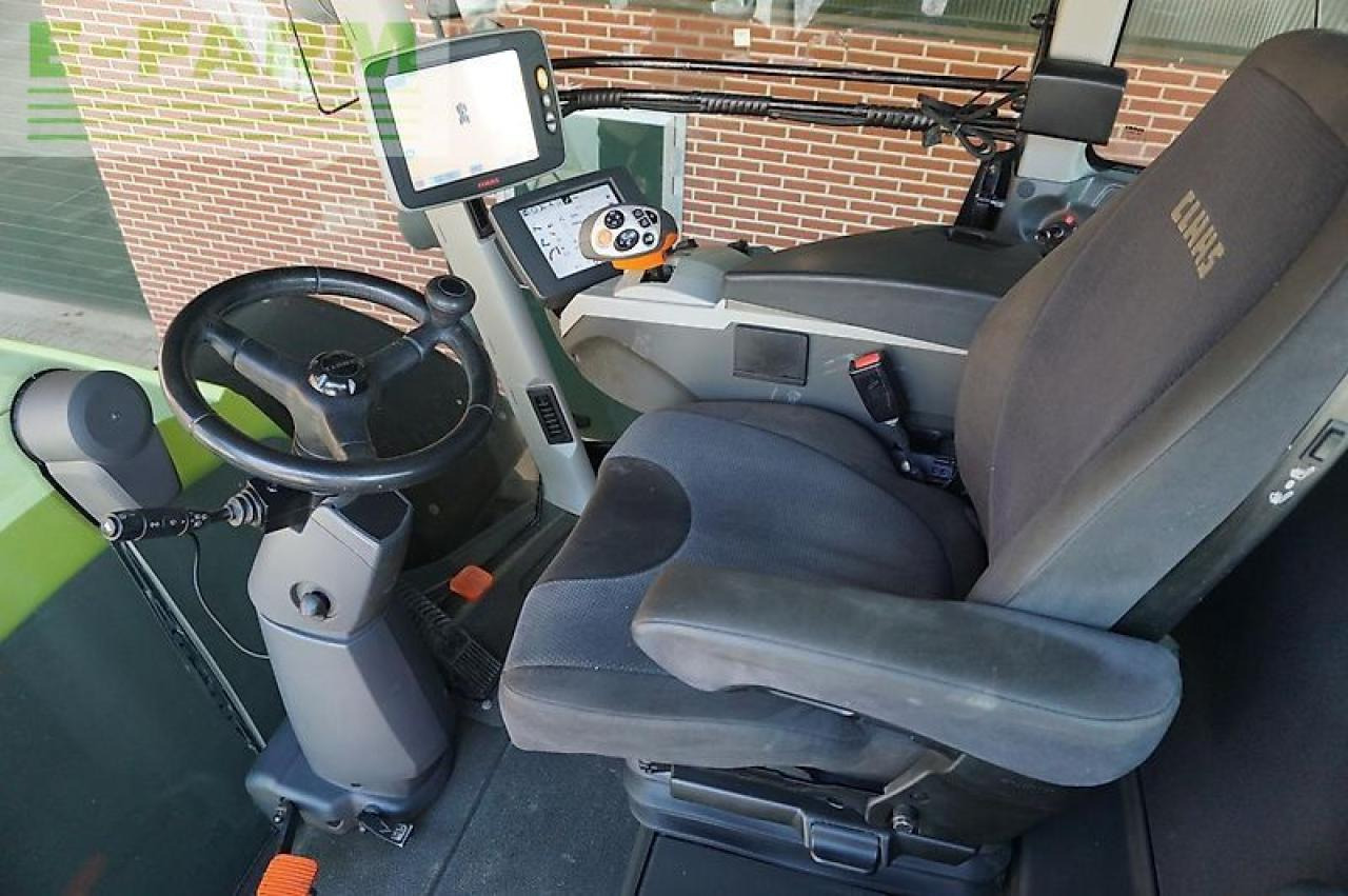 Farm tractor CLAAS xerion 4000 trac TRAC: picture 10