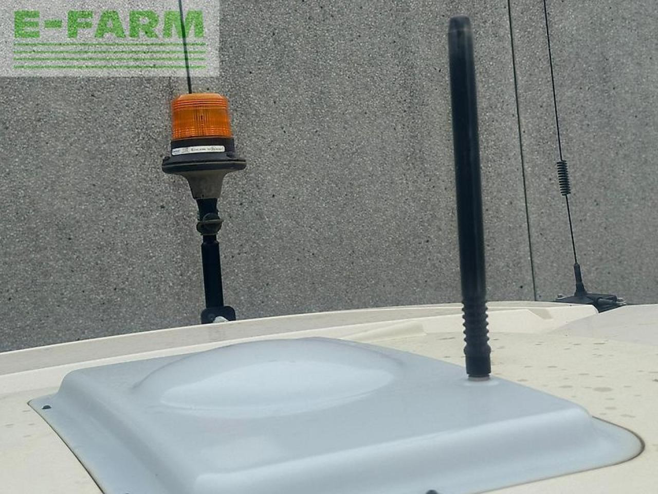 Fendt 724 - Farm tractor: picture 5 Fendt 724 - Farm tractor: picture 5