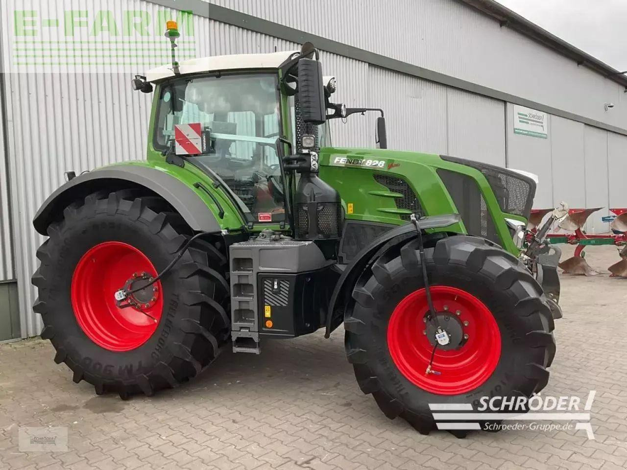 Fendt 828 vario s4 profi plus - Farm tractor: picture 2 Fendt 828 vario s4 profi plus - Farm tractor: picture 2