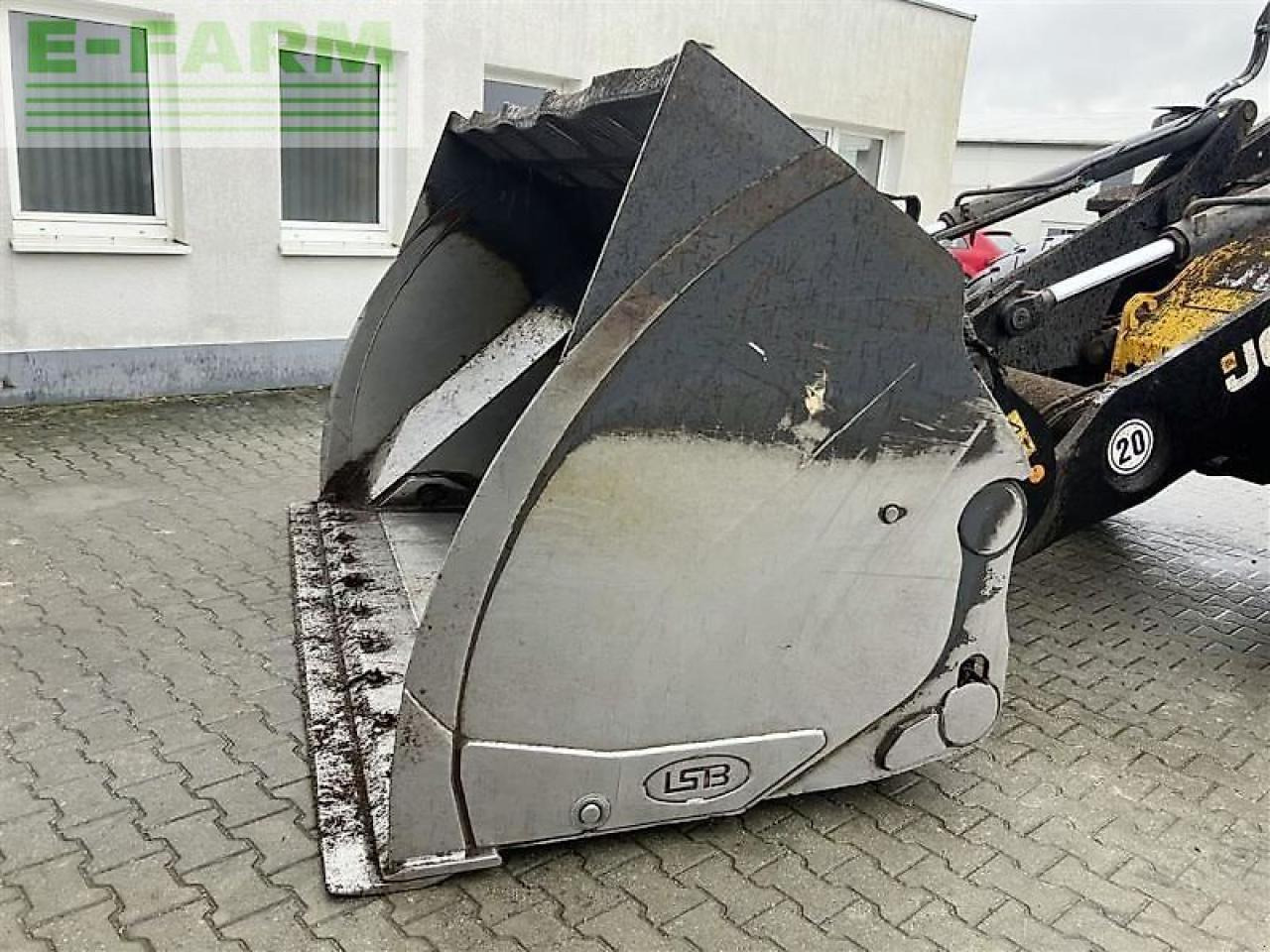 Mini excavator JCB 437 s5 ht: picture 7