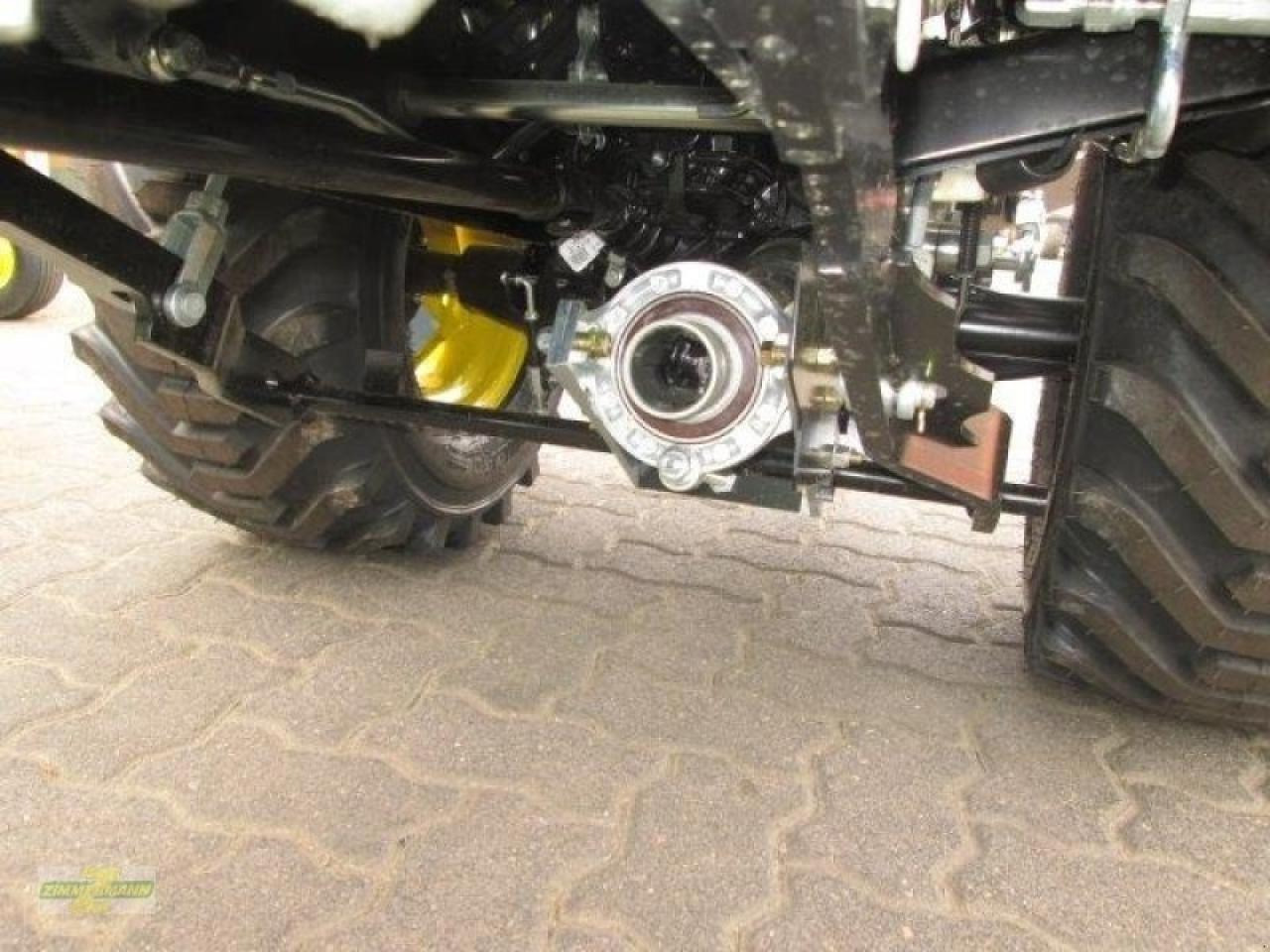 Farm tractor John Deere 1026r kab: picture 9
