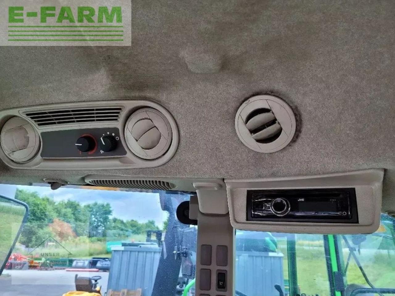 Farm tractor John Deere 5075 e: picture 7