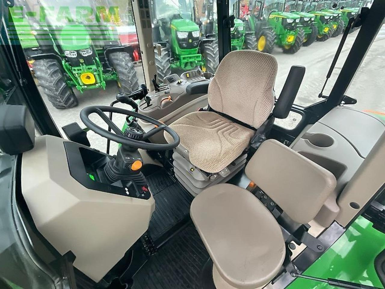 John Deere 5075 e - Farm tractor: picture 4 John Deere 5075 e - Farm tractor: picture 4