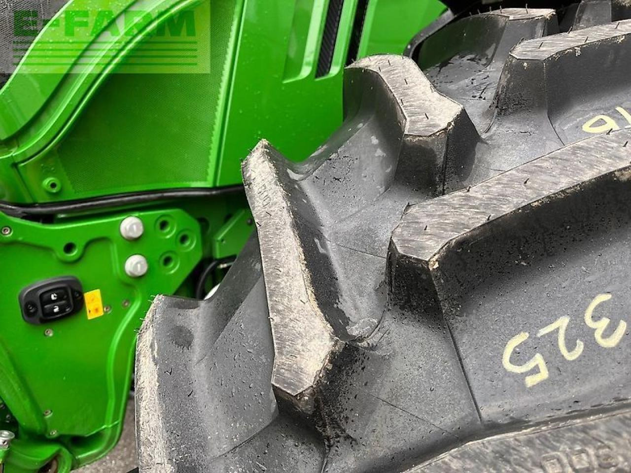 Farm tractor John Deere 6130r: picture 11