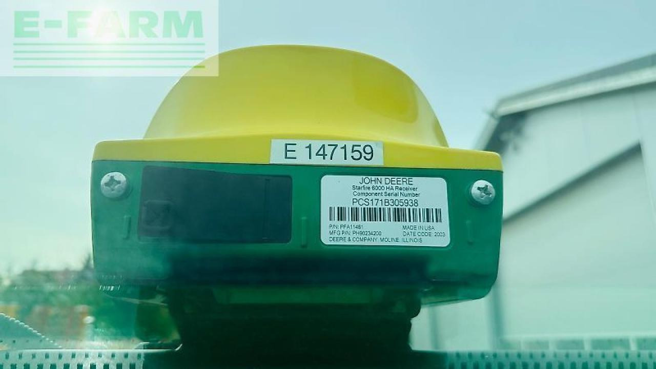 Farm tractor John Deere 6145r: picture 11