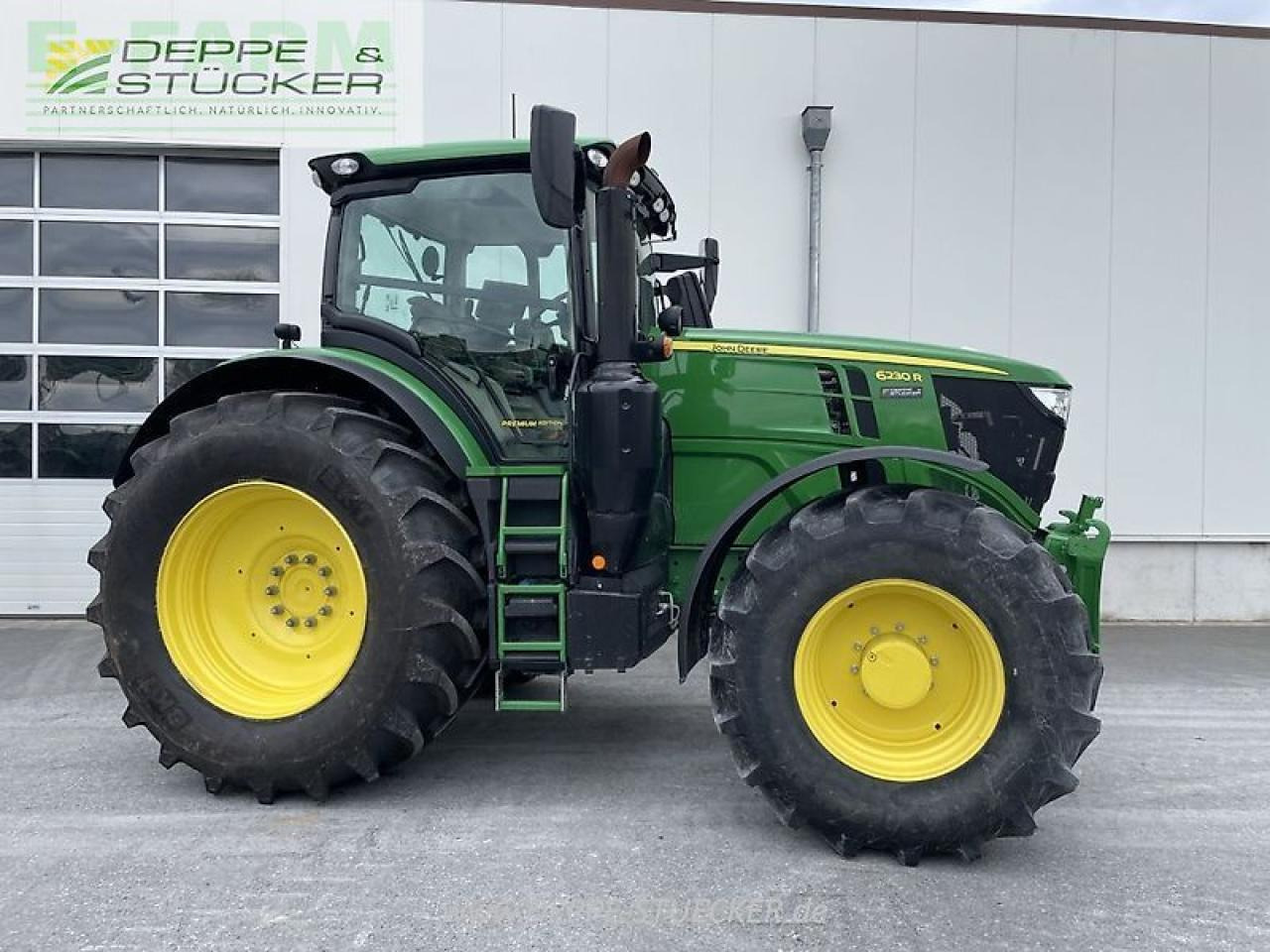 John Deere 6230r - Farm tractor: picture 3 John Deere 6230r - Farm tractor: picture 3