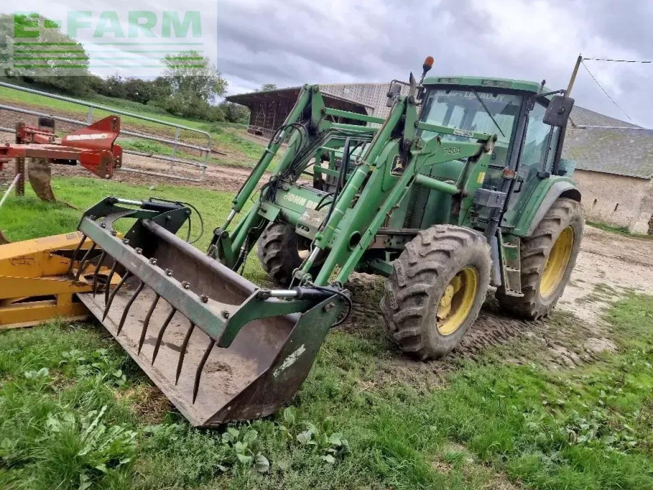 John Deere 6510 - Farm tractor: picture 1 John Deere 6510 - Farm tractor: picture 1