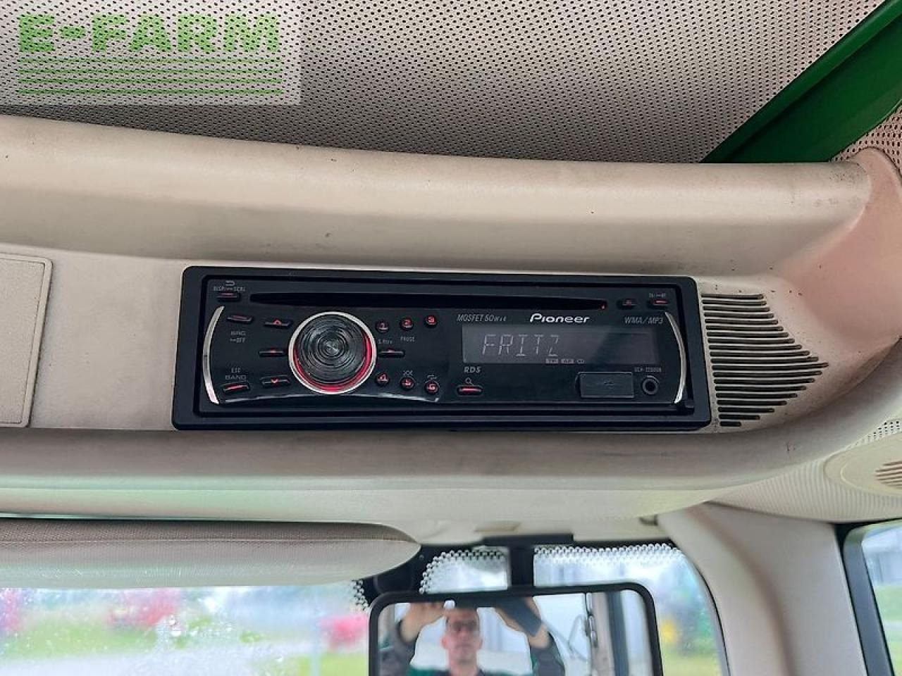 Farm tractor John Deere 6930 premium: picture 13 Farm tractor John Deere 6930 premium: picture 13