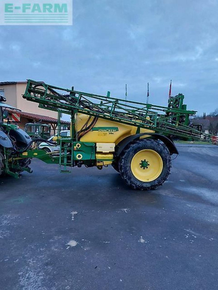 John Deere 740i - Trailed sprayer: picture 4 John Deere 740i - Trailed sprayer: picture 4