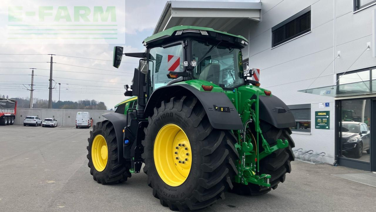 Farm tractor John Deere 7R 330: picture 6